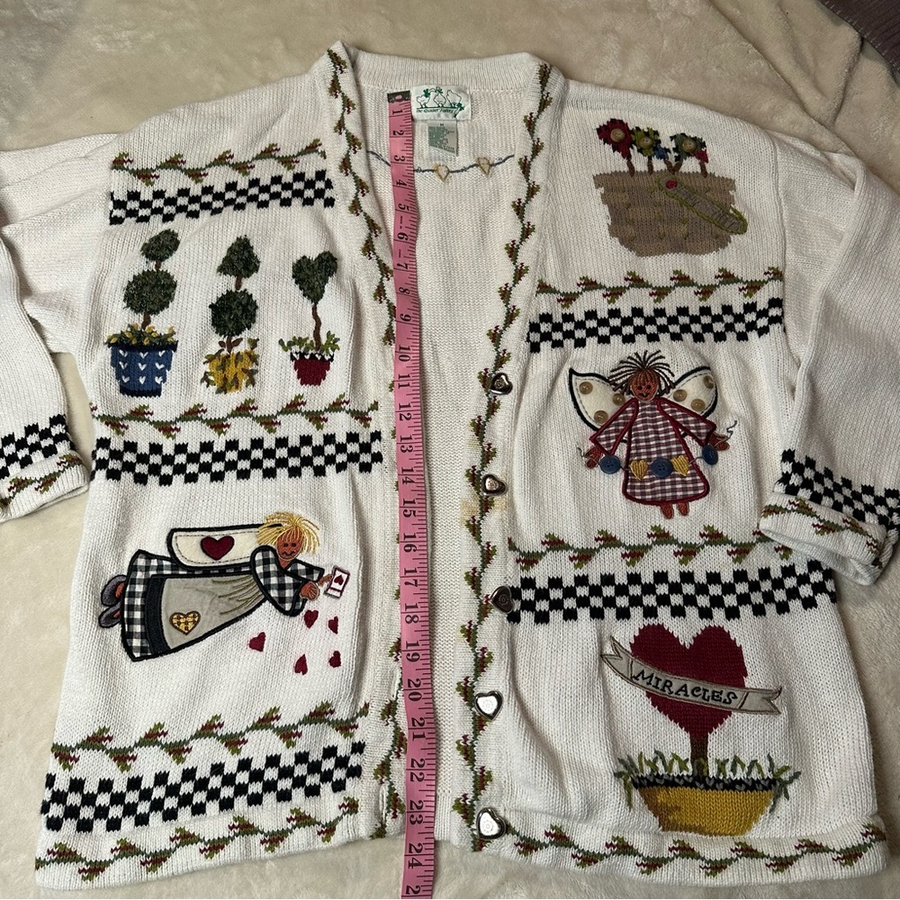 Funky fall angel grandma cardigan with checkerboard pattern details / medium - Picture 5 of 9
